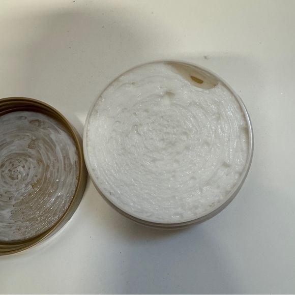 Ogx Quenching Coconut Curls Curling Hair Butter 6.6 OZ - Picture 3 of 3